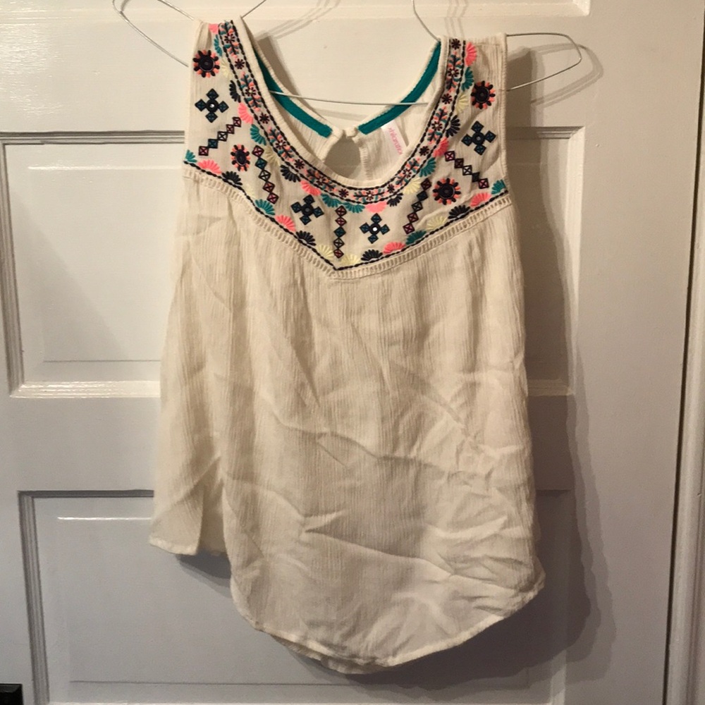 Adorable Xhilaration Top